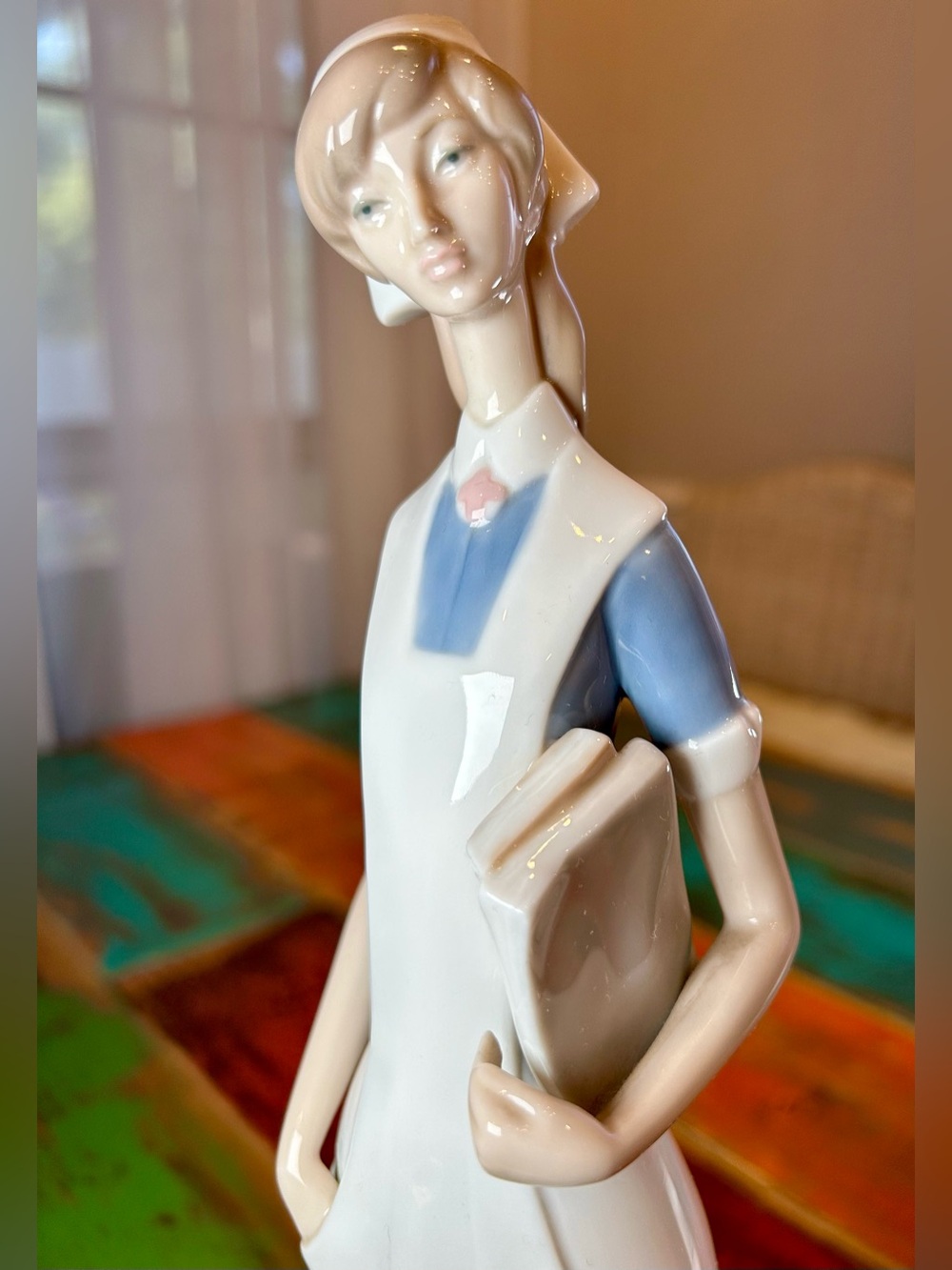 Vintage Lladró Porcelain Nurse Figurine 4603 Blue Bellflower Stamp Marked Spain - Picture 11 of 16